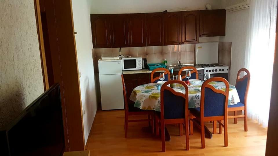 Apartmani Vibovec Lana 305 Lopar Exterior photo